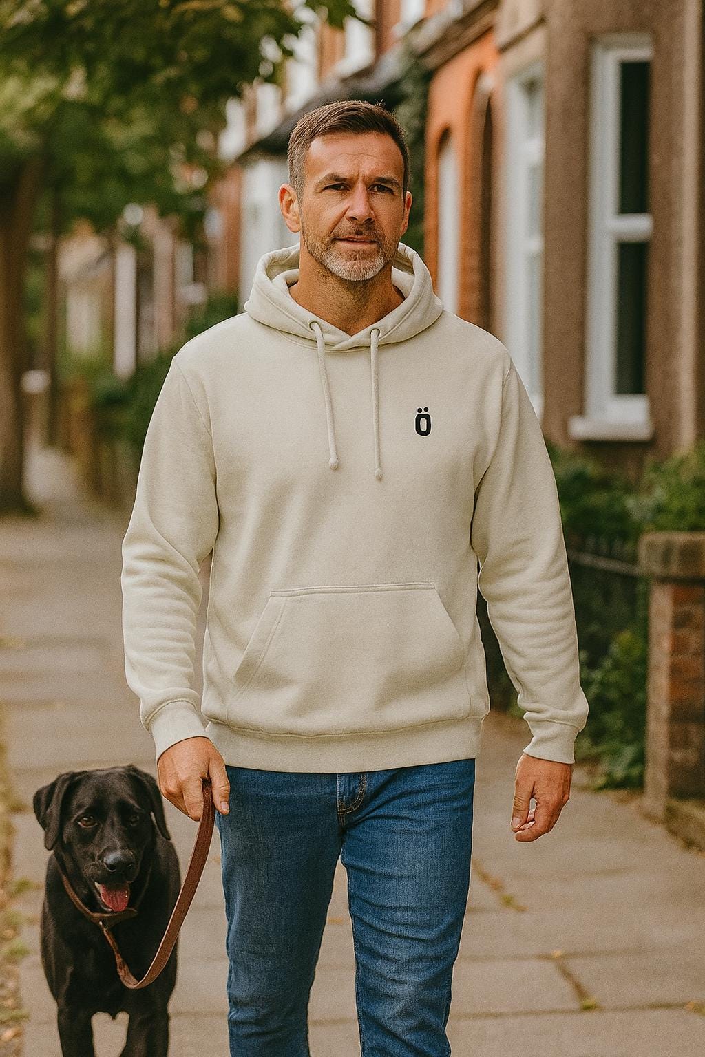 STRÖVA Basic Logo Hoodie – Everyday Comfort, Simple Style, soft fleece pullover with pouch pocket and drawcord hood, unisex style